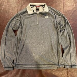 The North Face Gray Quarterzip Lined Jacket. Size MEDIUM. NO FLAWS. Flashdry